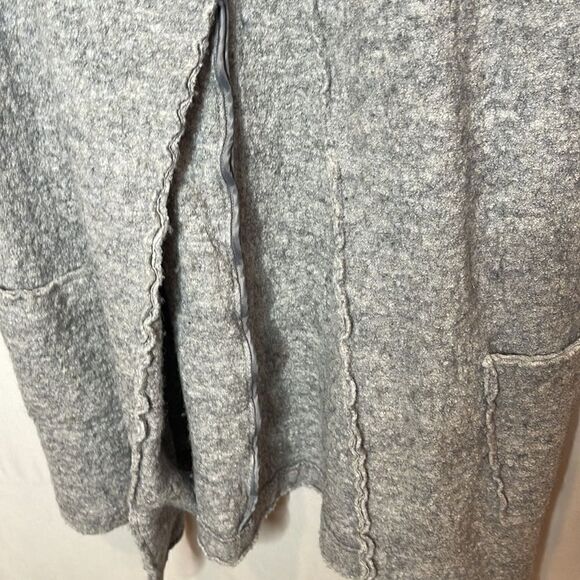 Tahari Long Open Front Grey Wool Duster Cardigan Sweater. Size Medium. - Picture 9 of 10